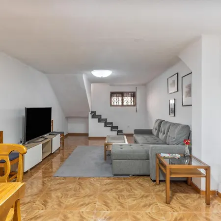Family Retreat 5min To Dluis Bridge Holiday home Vila Nova de Gaia