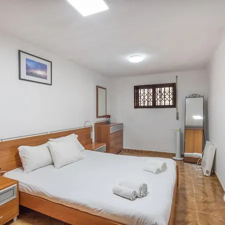 Family Retreat 5min To Dluis Bridge Holiday home *