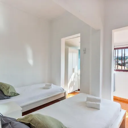 Holiday home Family Retreat 5min To Dluis Bridge