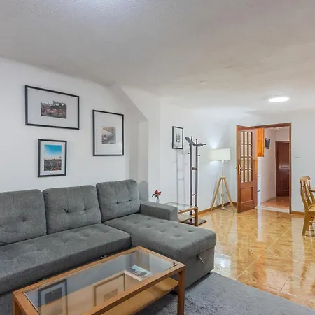 Family Retreat 5min To Dluis Bridge Holiday home